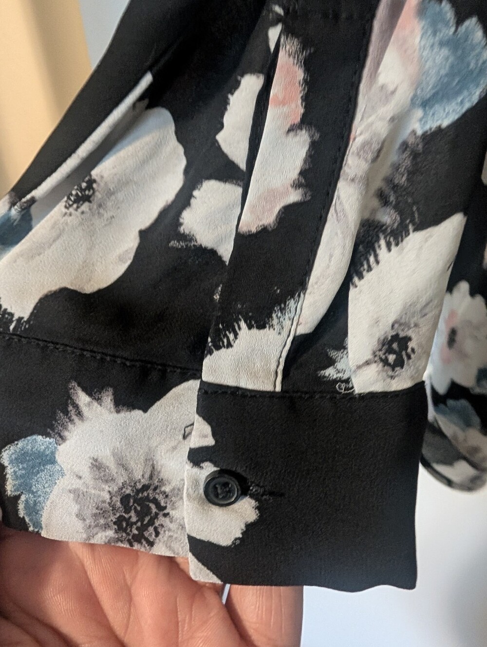Reitmans Black Floral Button-Front Blouse - Picture 5 of 6